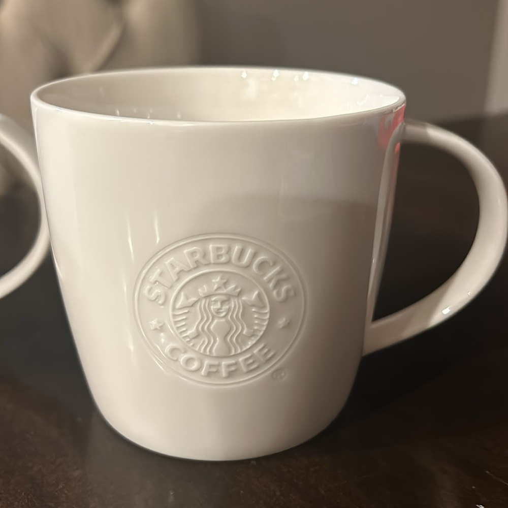 Set of matching Starbucks mugs - like new! - Picture 5 of 9